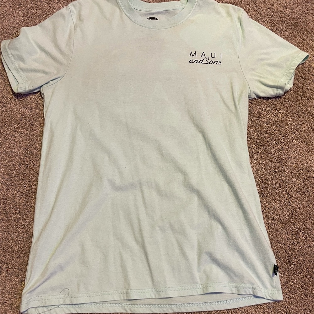turquoise/ light blue tee shirt
